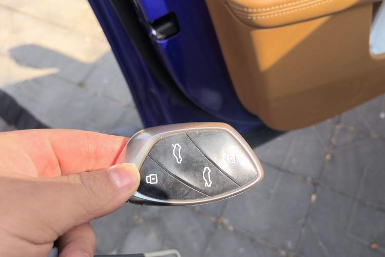 Used Roewe MARVEL X 2018 Rear-Drive Model Interior 1