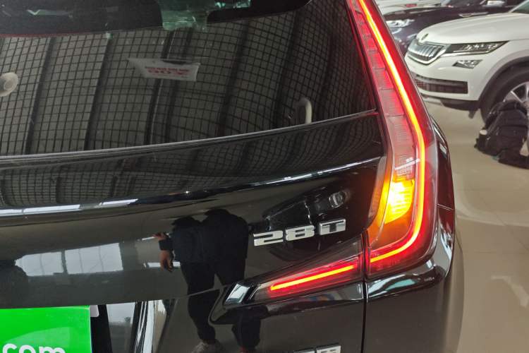 Used Cadillac XT4 2018 28T 4x4 Leading Sport Model
