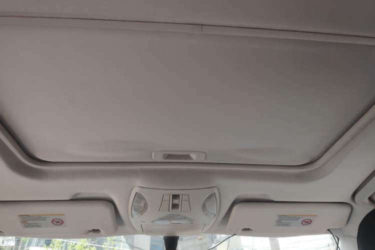 Used GAC Trumpchi GS5 2013 1.8T Automatic Two-Wheel Drive Elite Edition Headliner