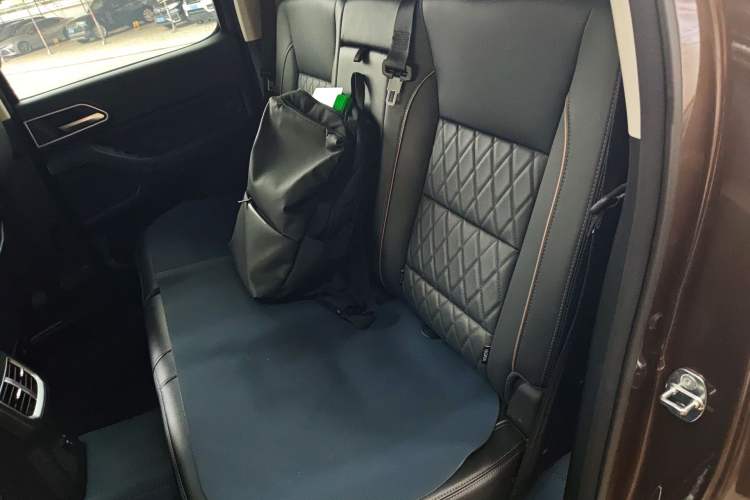 Used Great Wall Poer 2021 2.0T Global Version Passenger Automatic Diesel Two-Wheel Drive Comfort Trim Standard Cab GW4D20M
