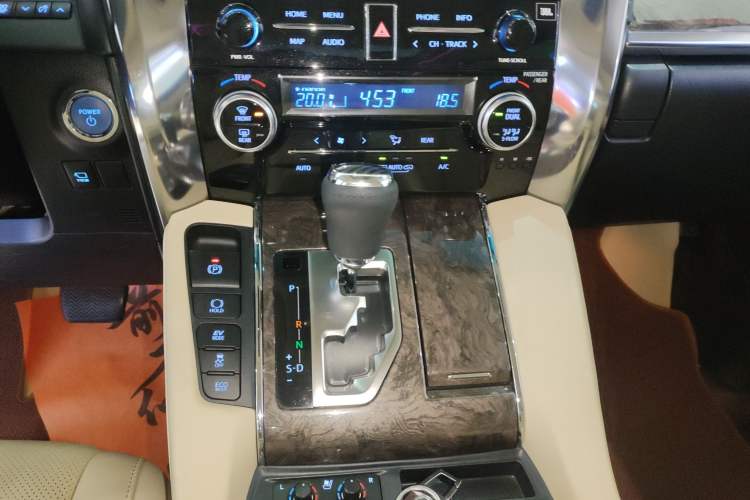 Used Toyota Vellfire 2021 Crown Dual-Engine 2.5L HV Prestige Edition
