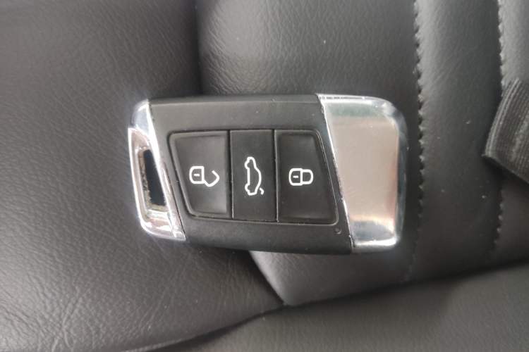 Used Volkswagen Magotan 2018 Facelift 330TSI DSG Luxury Model Vehicle Key