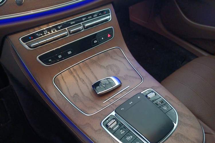 Used Mercedes-Benz E-Class 2023 Updated E 300 L Luxury Edition
