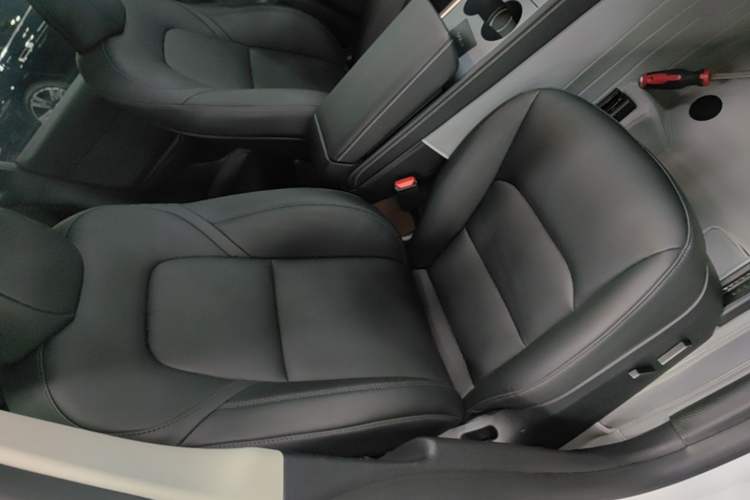 Used Tesla Model Y 2024 Rear-Wheel-Drive Version

