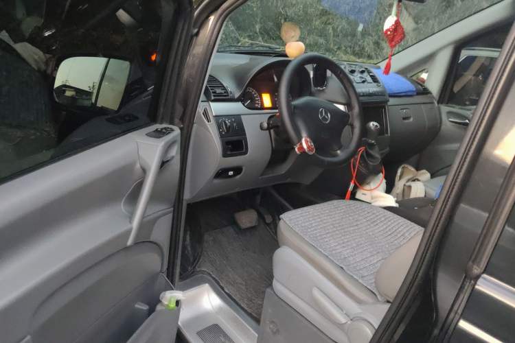 Used Mercedes-Benz Vito 2011 2.5L Elite Edition Driver Seat