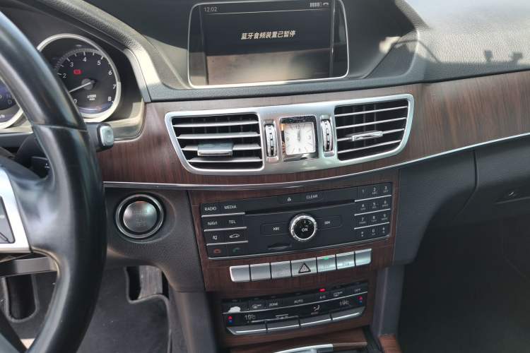 Used Mercedes-Benz E-Class 2015 Facelift E 200 L