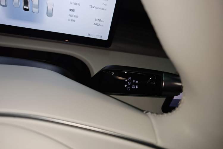 Used XPeng X9 2024 640 All-Wheel Drive High-Performance Max