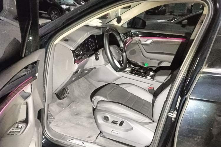 Used Volkswagen Touareg 2021 3.0 TSI Prestige Edition Classic Sport Package Driver Seat