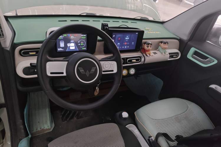 Used Wuling Hongguang MINIEV 2024 3rd Generation 215km Advanced Version
