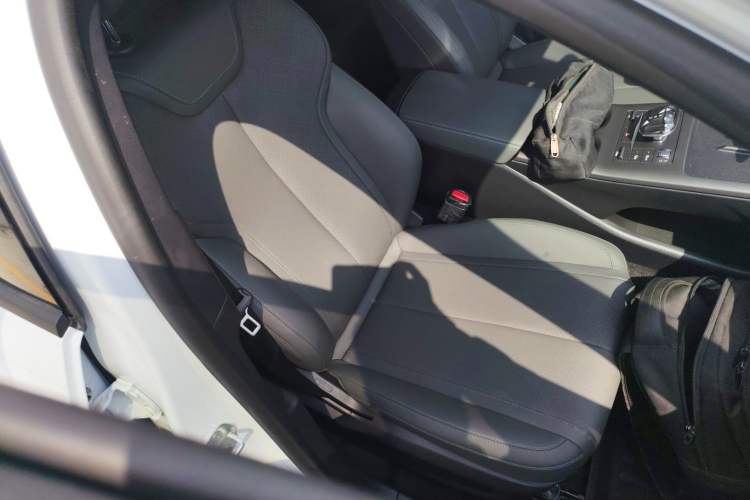 Used BYD Qin PLUS 2025 DM-i Smart Drive 55KM Leading Model Right Front Seat