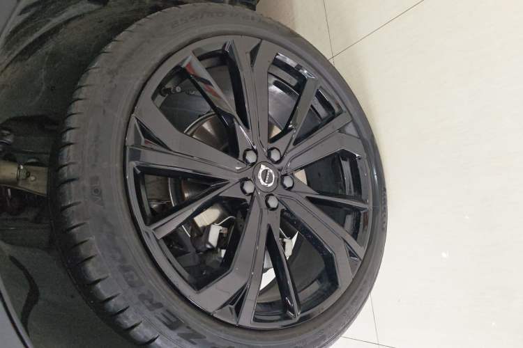 Used Volvo XC60 2025 B5 Four-Wheel Drive Smart & Advanced Midnight Black Edition