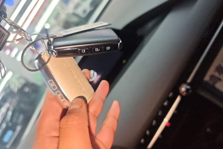 Used Mazda 3 Axela 2022 2.0L Automatic Zhiqing Edition Vehicle Key