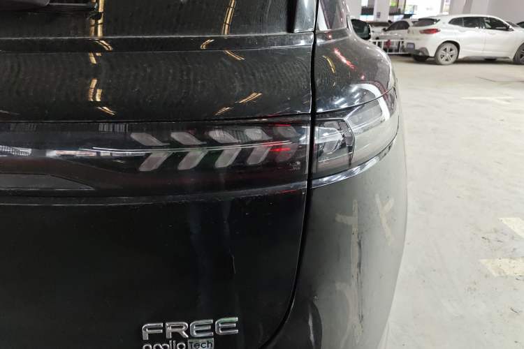 Used VOYAH FREE 2024 Ultra-Long Range Intelligent Driving Version Right Rear Taillight