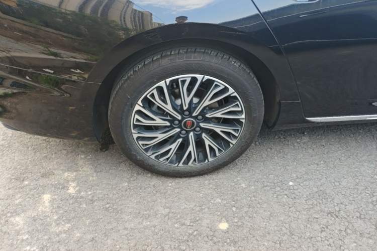 Used Hongqi H5 2025 2.0T Automatic Flag Edition – 500 000 Units Commemorative Version