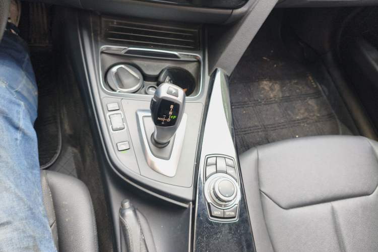 Used BMW 3 Series 2016 320Li Fashion Model Gear Lever