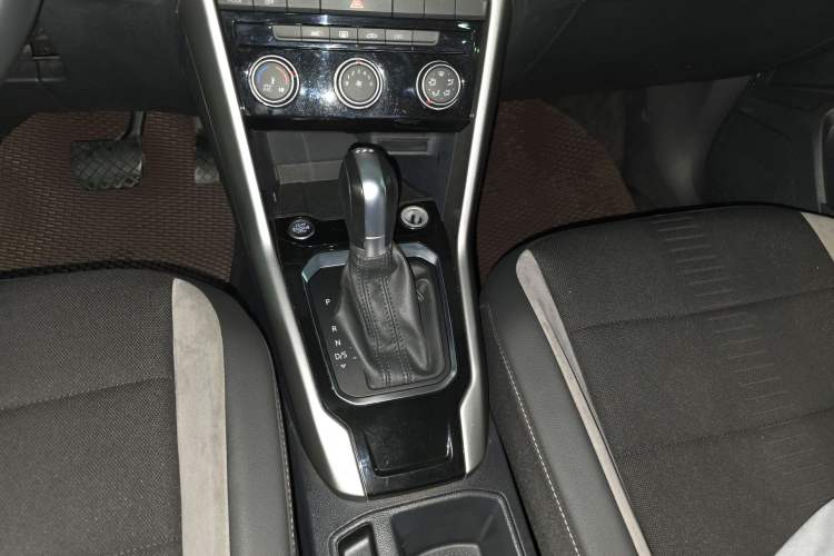 Used Volkswagen T-ROC 2022 280TSI DSG Two-Wheel Drive Elite PLUS