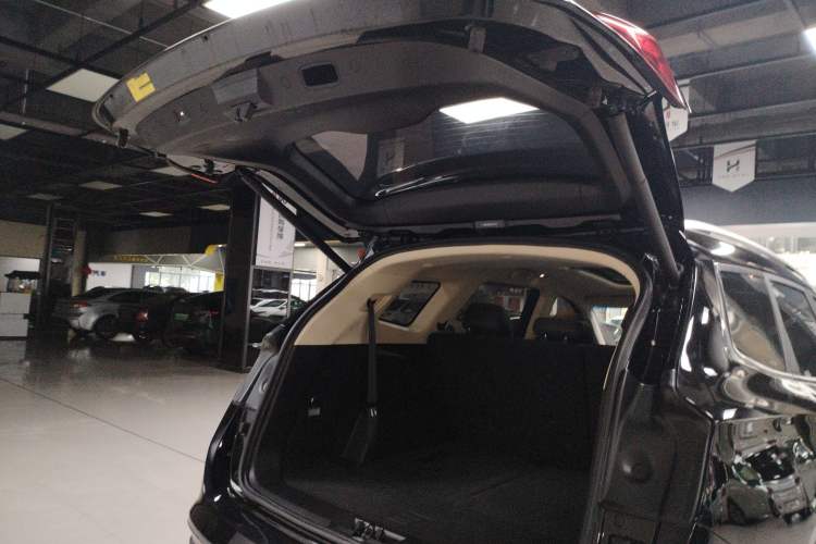 Used JETOUR X90 2019 1.6T DCT Luxury Touring Edition 7 Seats China VI Standard Trunk