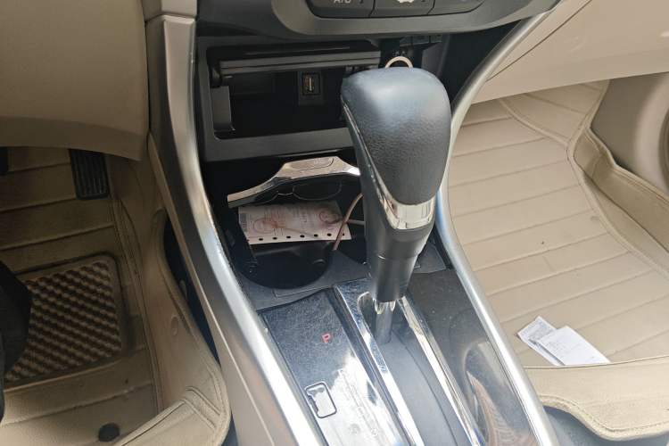 Used Honda Crider 2013 1.8L automatic comfort version Gear Lever