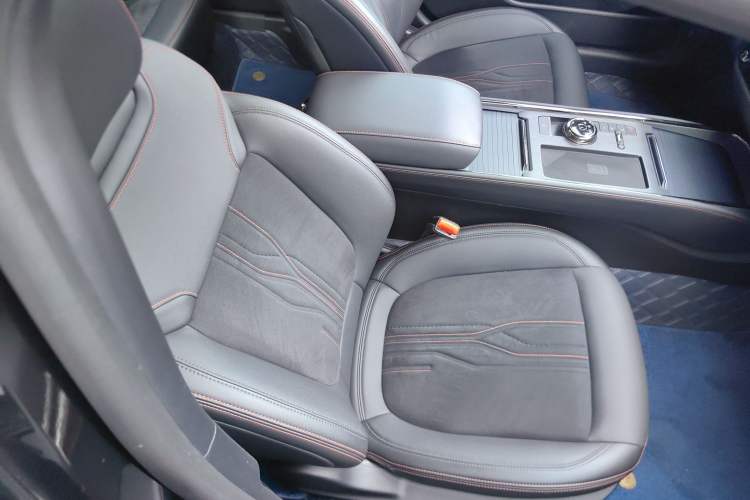 Used Ford Mondeo 2022 Facelifted EcoBoost 245 Ultimate Edition Right Front Seat