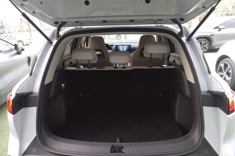 Used BYD Yuan UP 2025 Intelligent Driving Version 401 km Leading Edition