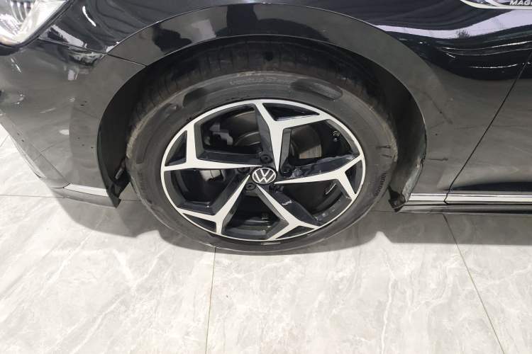 Used Volkswagen Magotan 2023 2 Million Units Commemorative Edition 330TSI DSG Luxury Version Left Front Wheel Hub