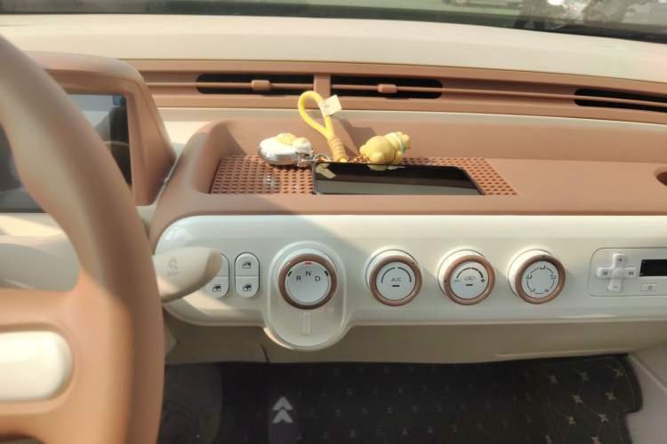 Used Bestune Pony 2026 222km Colorful Horse