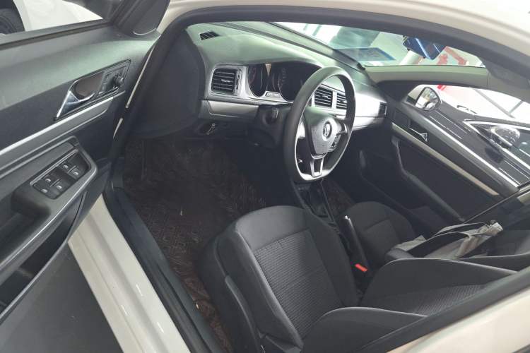 Used Volkswagen Lavida 2018 Classic 1.5L Automatic Fashion Edition China VI Standard