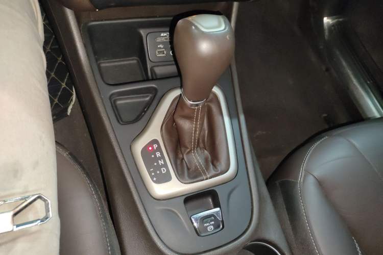 Used Jeep Cherokee 2016 2.0L Superior Edition