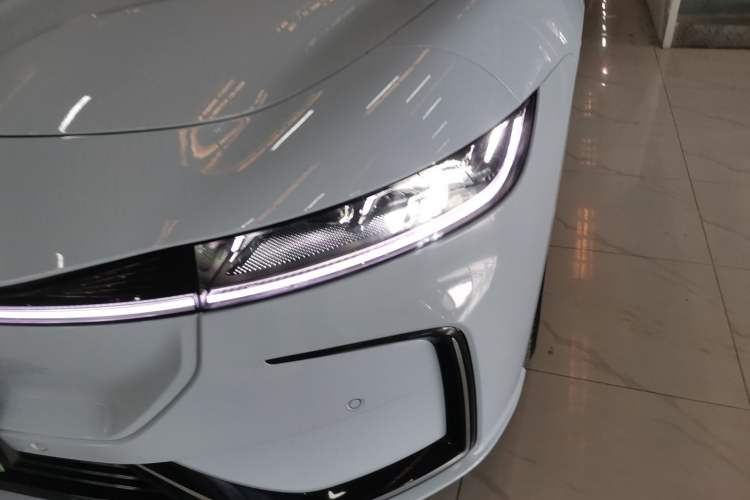 Used VOYAH PASSION 2023 Four-Wheel Drive Standard Edition Left Front Headlight