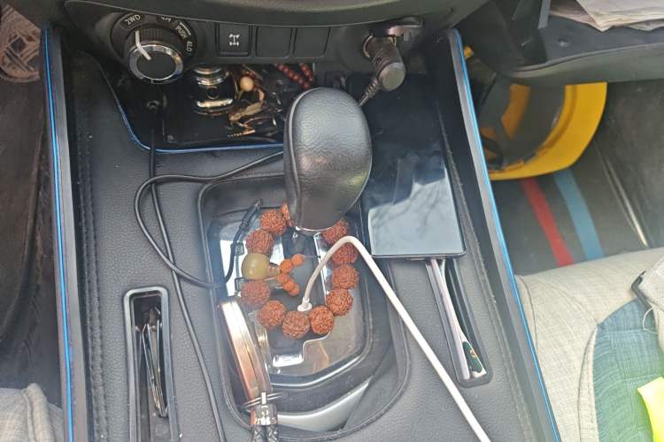 Used Nissan Terra 2018 2.5L Automatic 4x4 Flagship Edition Gear Lever