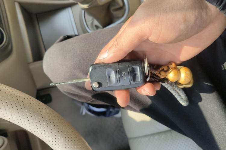 Used Nissan Sylphy 2012 Classic 1.6XL Manual Luxury Edition Vehicle Key