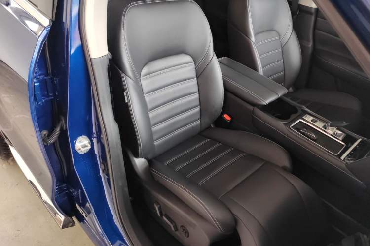 Used Venucia Star 2023 260T Starful Achievement Edition Pro