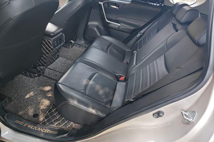 Used Toyota Wildlander 2020 2.0L CVT 4x4 Luxury Edition
