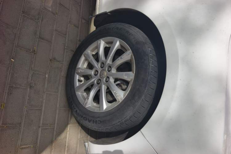 Used Buick GT 2012 GT 1.6L Manual Entry-Level Model Right Front Wheel Hub