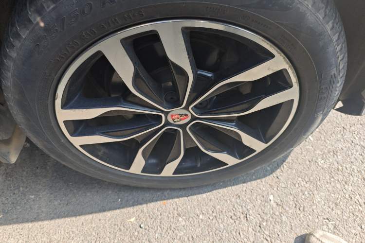 Used Roewe RX5 2016 20T Two-Wheel Drive Automatic Internet Smart Edition
