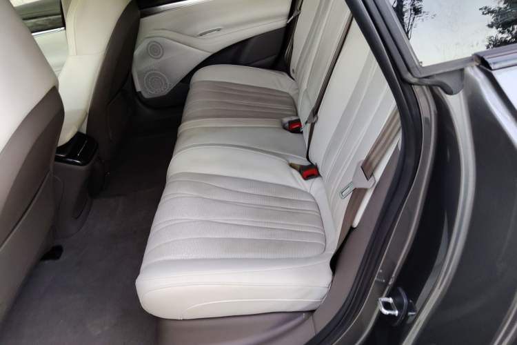 Used IM L7 2022 Dynamic Model Left Rear Seat