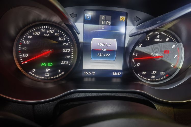 Used Mercedes-Benz C-Class 2015 Restyled C 180 L Sport Edition Odometer Close Up