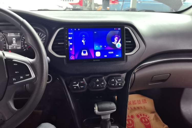 Used GAC Trumpchi GS4 2017 235T Automatic Two-Wheel Drive Elite Edition Audio And AC Panel