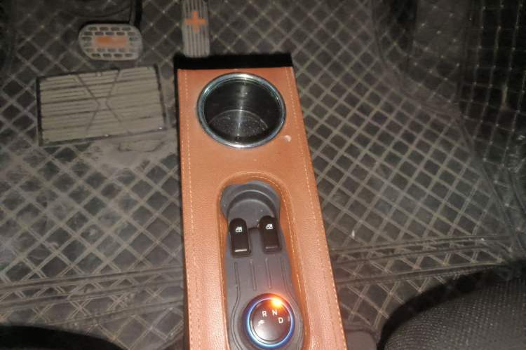 Used Wuling Hongguang MINIEV 2020 Enjoyment Model Lithium Iron Phosphate Gear Lever