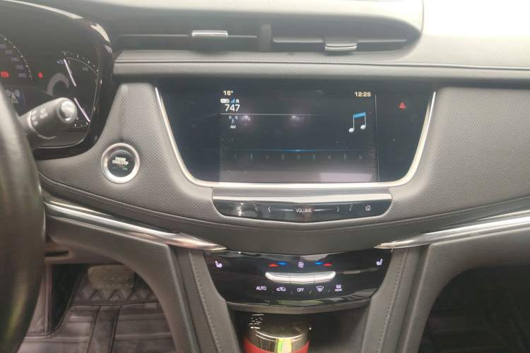 Used Cadillac XT5 2018 28E Four-Wheel Drive Tech Version