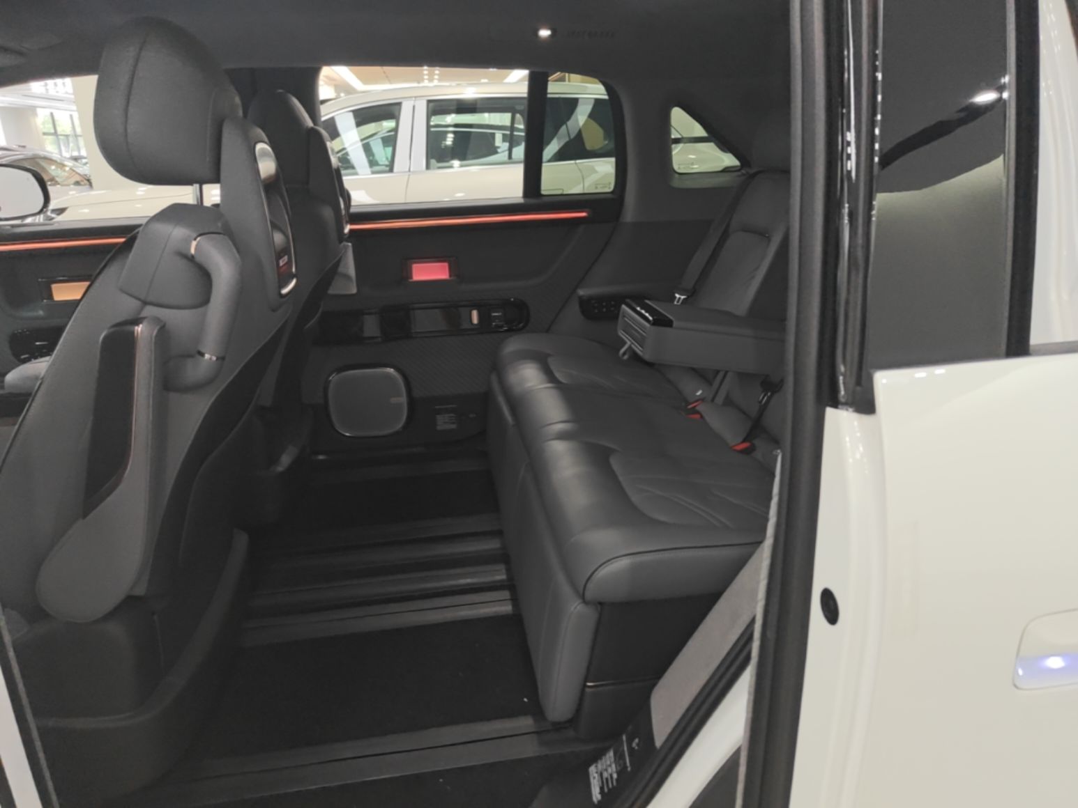 Zeekr MIX 2025 Intelligent Driving Version — снимка 20