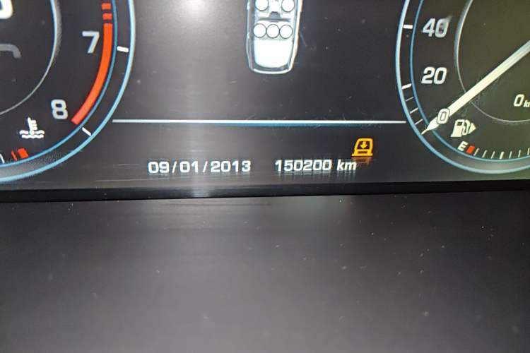 Used Land Rover Range  Odometer Close Up