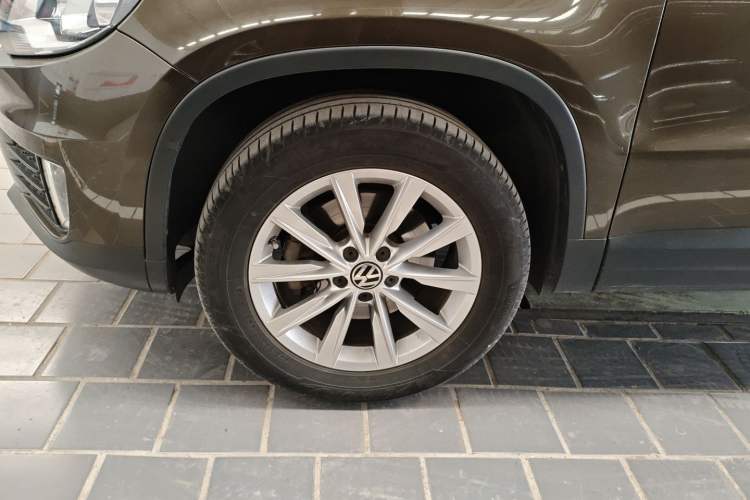 Used Volkswagen Tiguan L 2016 280TSI Automatic Two-Wheel-Drive Silk Road Style Edition