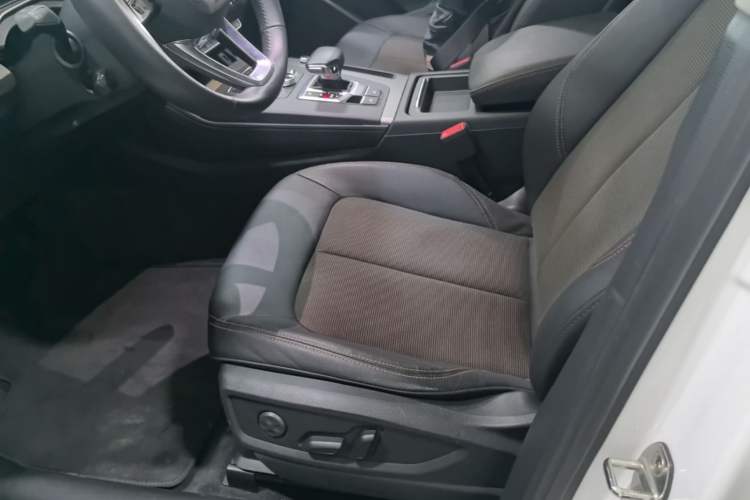 Used Audi Q5L 2018 45 TFSI Prestige Fashion Edition China VI Emission Standard
