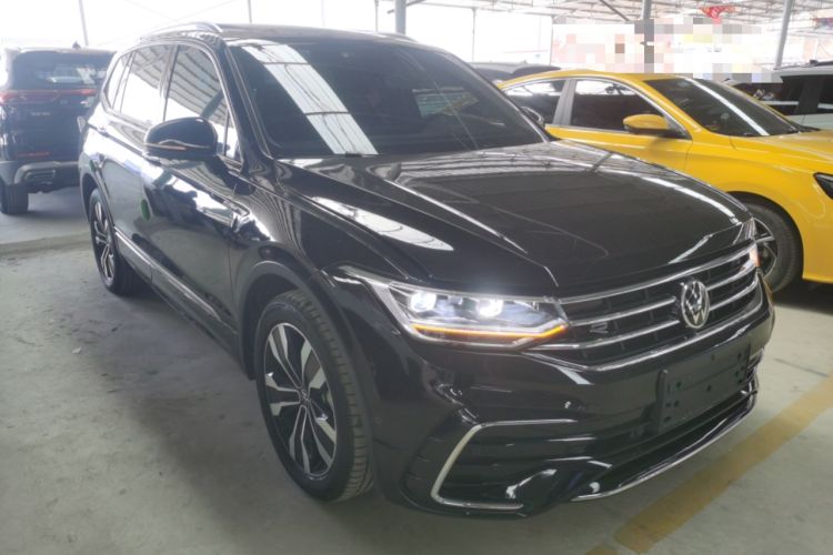Used Volkswagen Tiguan L 2022 330TSI Automatic Two-Wheel Drive R-Line Enhanced Edition Front Right 45 Deg