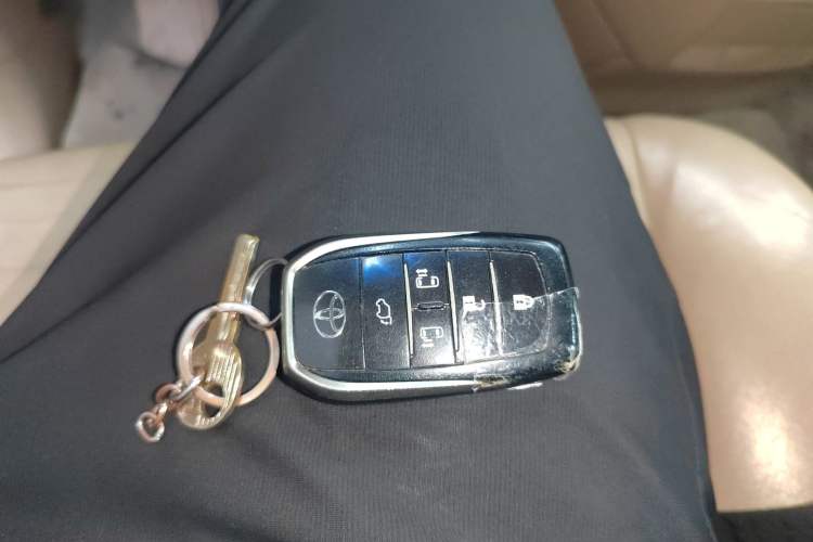 Used Toyota Previa 2012 3.5L 7-Seater Luxury Version
