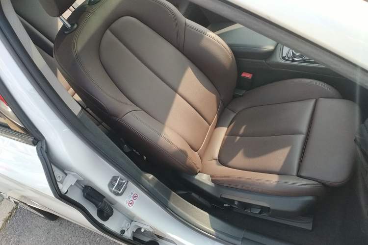 Used BMW 1 Series 2019 120i Leading Model M Sport Package Right Front Seat