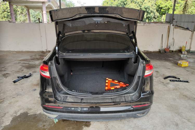 Used Ford Mondeo 2018 EcoBoost 200 Smart Control Fashion Model China VI Standard