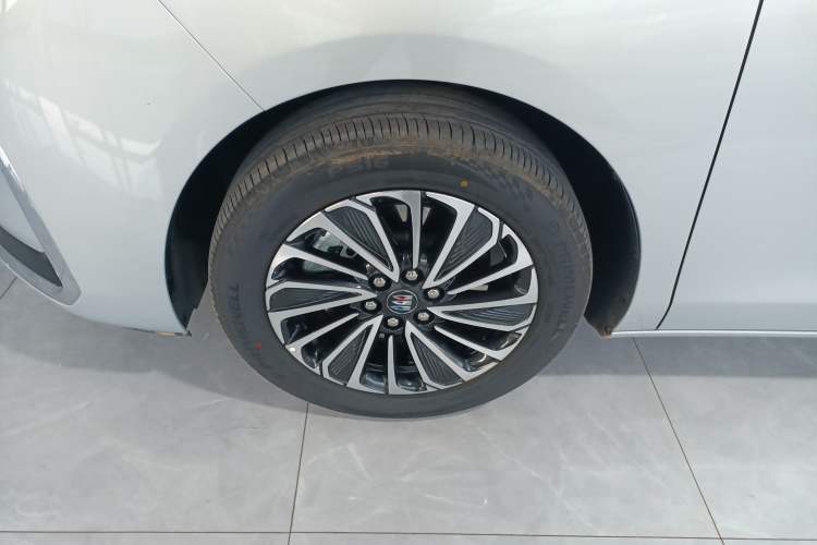 Used Buick GL8 New Energy 2025 Lu Shang Luxury Edition 7-Seater