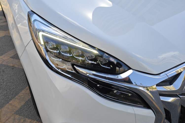 Used Buick GL8 2022 ES Landtrek 653T Comfort Edition
